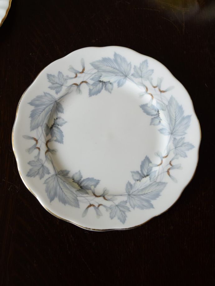 英国アンティークのおしゃれな食器