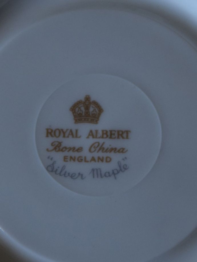 ロイヤルアルバートのバックスタンプ