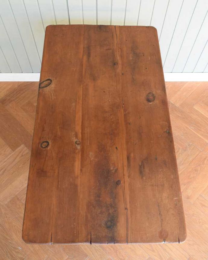 アンティークのテーブル アンティーク家具 イギリスで見つけたアンティークSINGERミシンテーブル。天板はキレイに修復しました。(m-629-f)