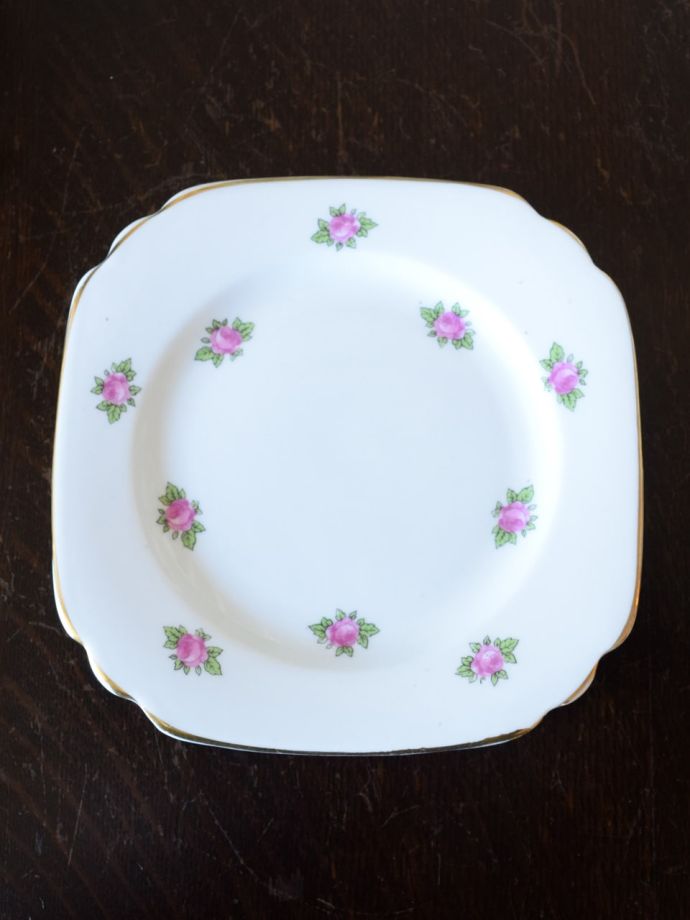 英国アンティークのおしゃれな食器