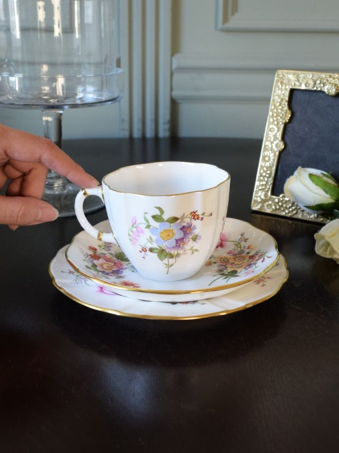 イギリスのカップ&ソーサー(トリオ)