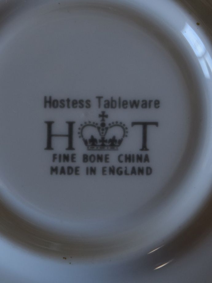 ホステス・テーブルウェアのバックスタンプ