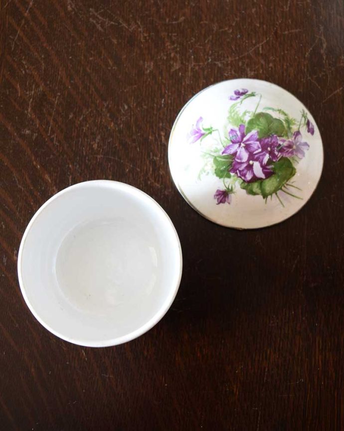 英国アンティークのおしゃれな陶磁器の小物入れ、スミレ模様の