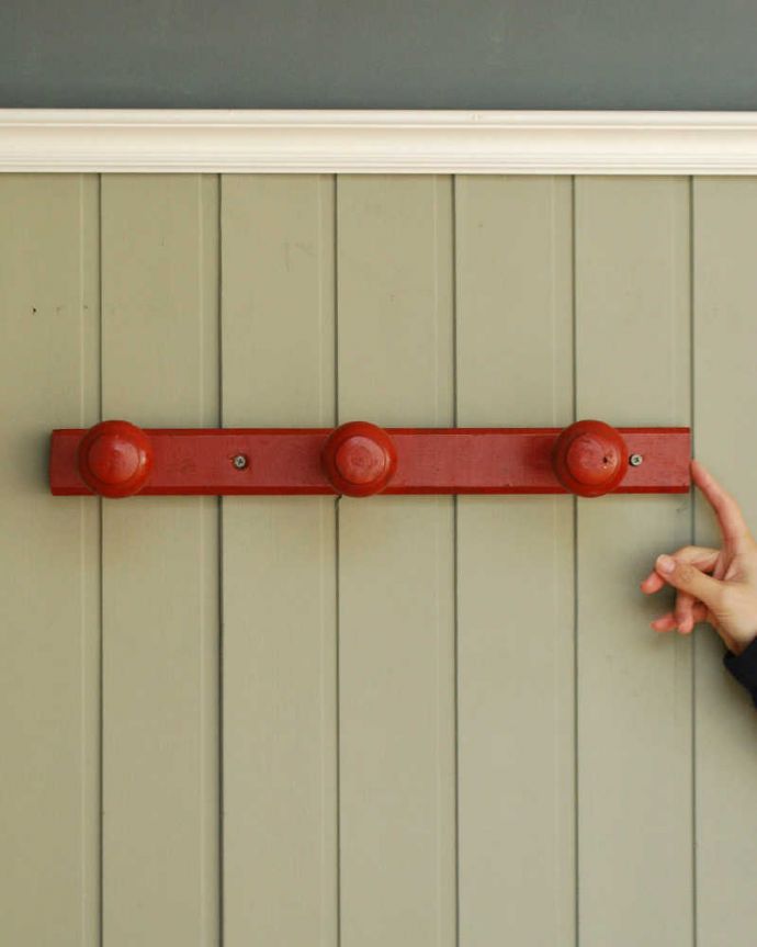 アンティークのフックボード