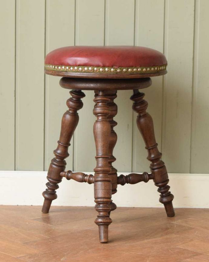 スツール・オットマン　アンティーク チェア　高さが変えられるフランス輸入のアンティークピアノスツール。360度、どこから見ても美しい脚もしっかり組まれているのがわかります。(m-635-c)