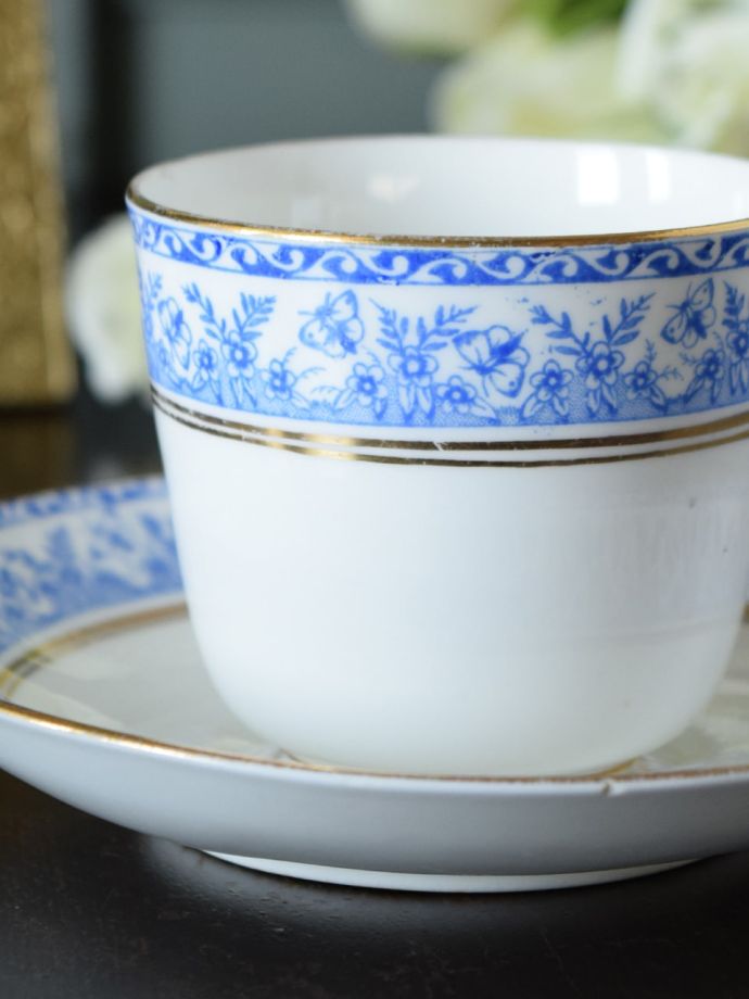 アンティークのカップ＆ソーサー