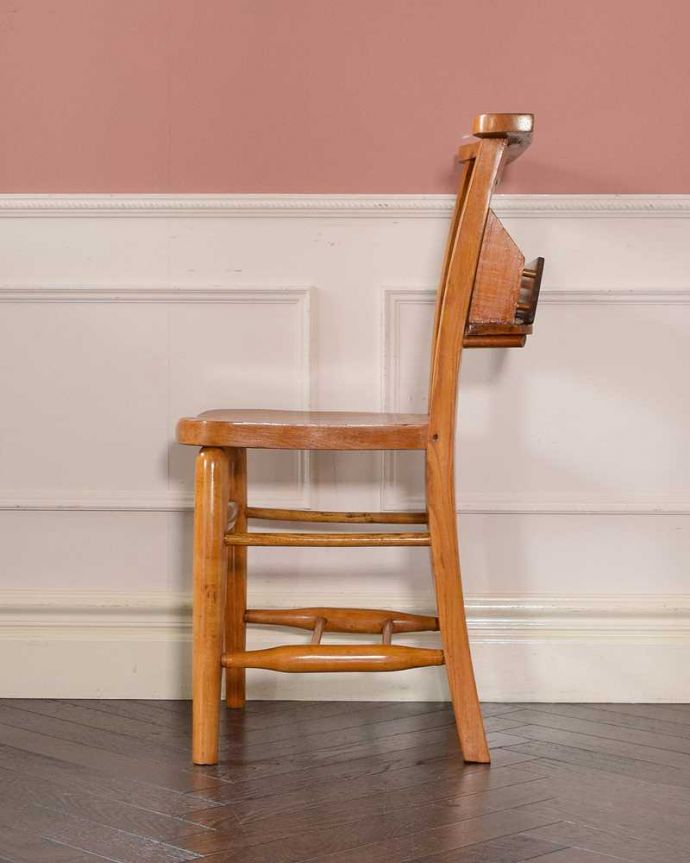 教会で使われていたアンティーク椅子、聖書BOX付きのチャーチチェア(m