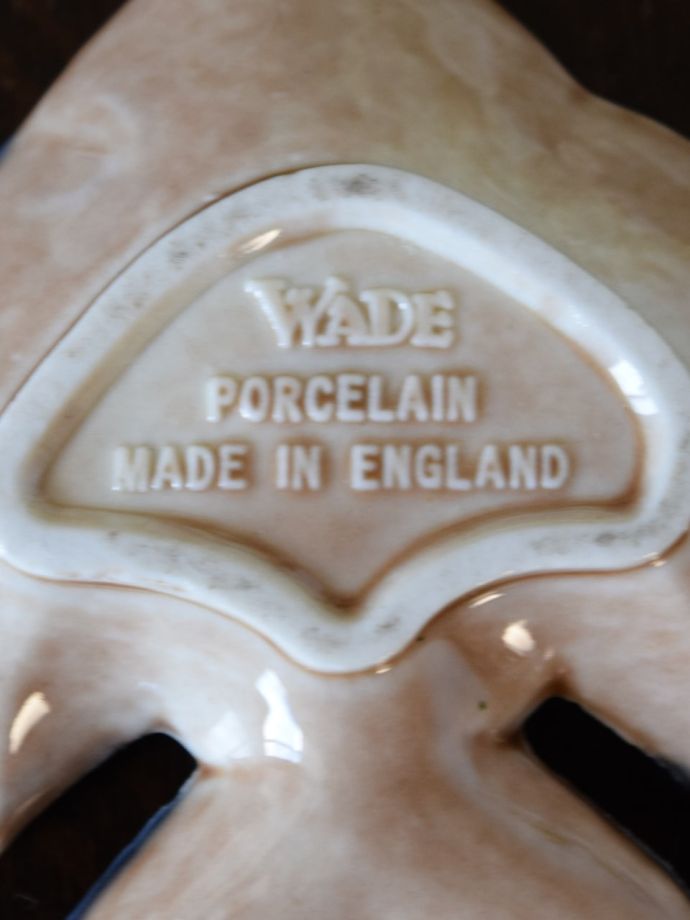 イギリスで見つけたビンテージ陶器、WADE社のフィッシュプレート