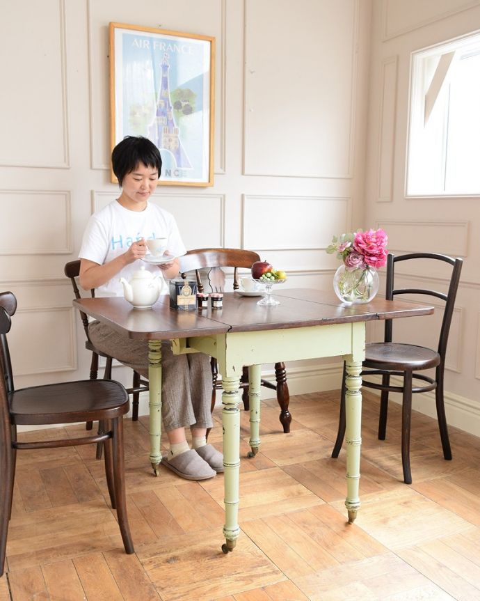 アンティークのテーブル　アンティーク家具　ミントグリーンのアンティークバタフライテーブル（キャスター付き）。可愛いデザインのバタフライテーブル。(m-639-f)