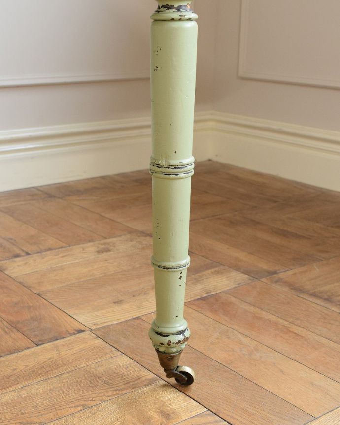 アンティークのテーブル　アンティーク家具　ミントグリーンのアンティークバタフライテーブル（キャスター付き）。女性1人でラクラク運べちゃうんですキャスター付きの脚。(m-639-f)