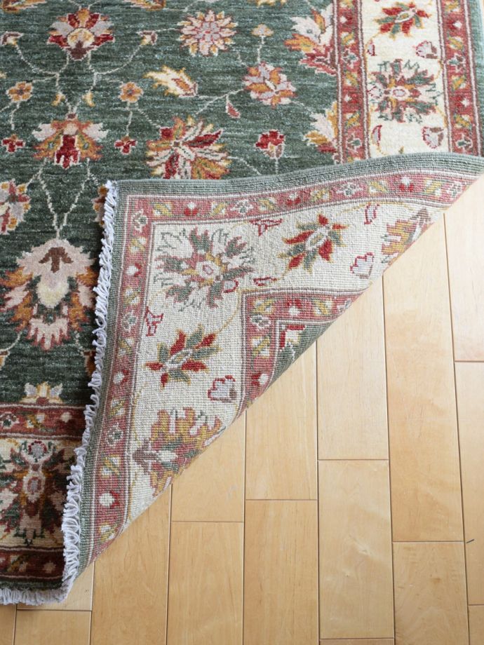 トライバルラグの裏面