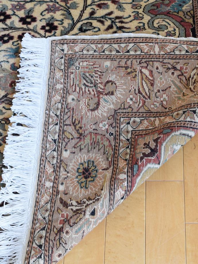 トライバルラグの裏面