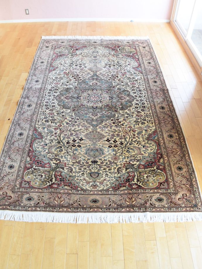 おしゃれなビンテージ絨毯