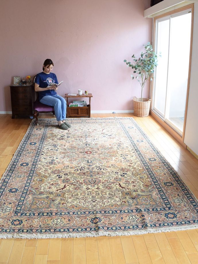 ビンテージのおしゃれな絨毯