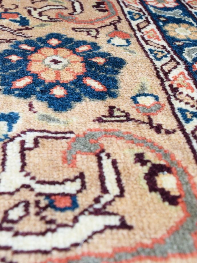 ヴィンテージのトライバルラグ