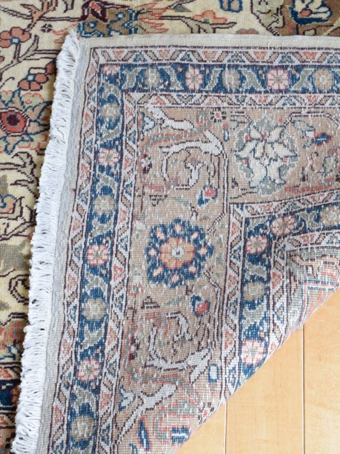 トライバルラグの裏面