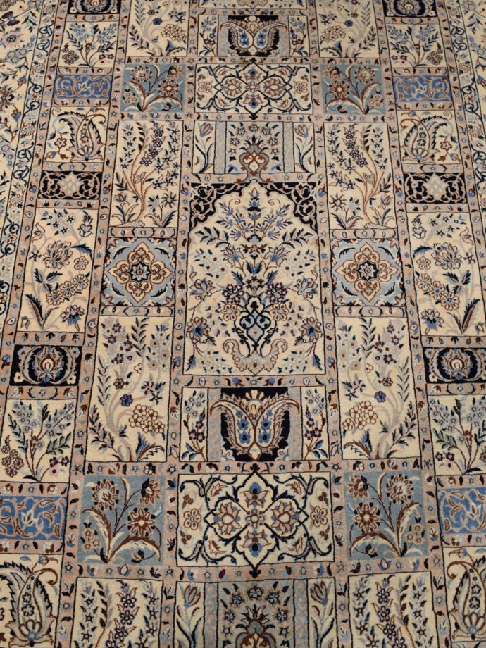 ビンテージのオールドペルシャ、繊細で美しいナインのペルシャ絨毯(m