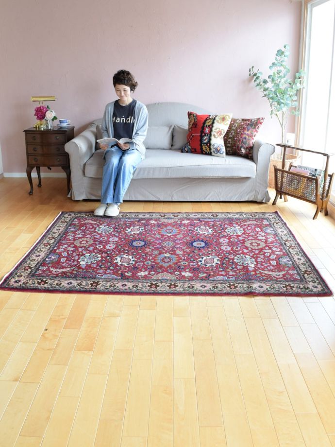 ビンテージのおしゃれな絨毯