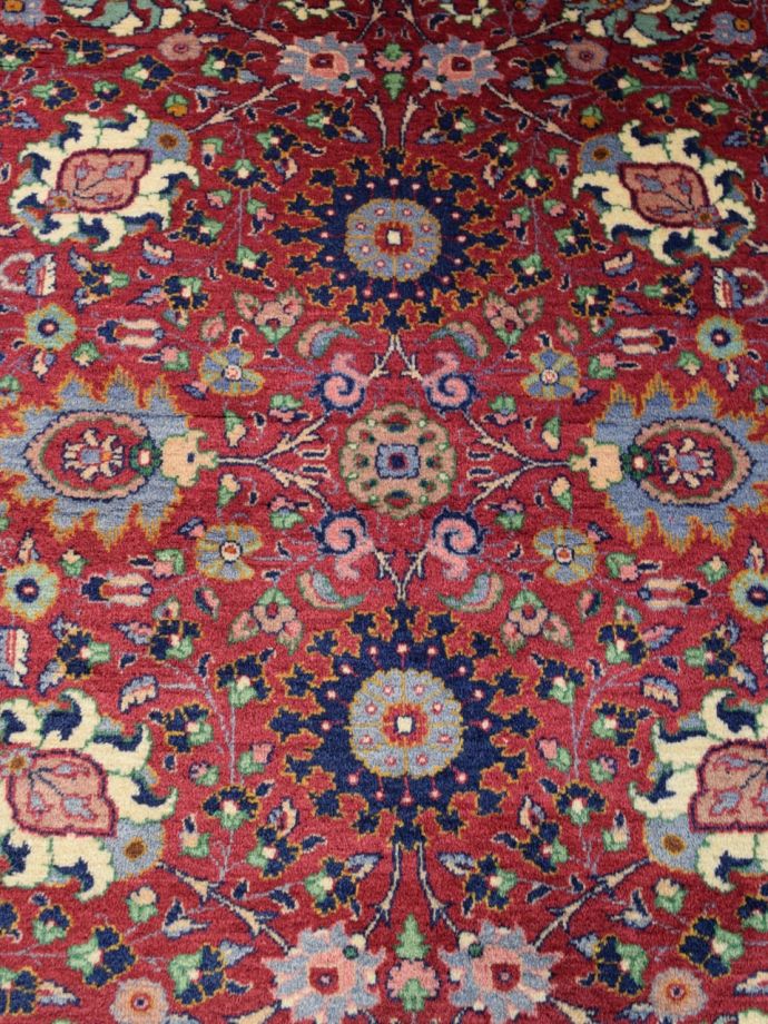 1点もののビンテージ絨毯