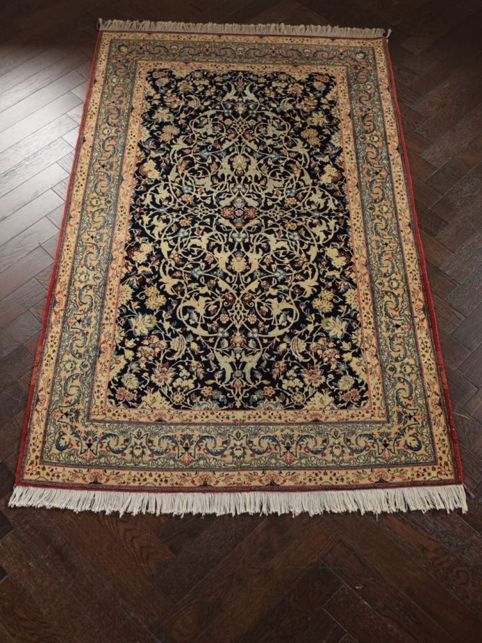 おしゃれなビンテージ絨毯