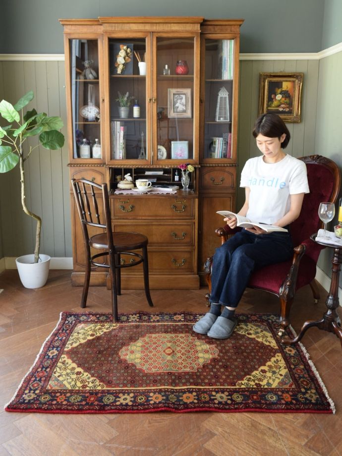 ビンテージのおしゃれな絨毯