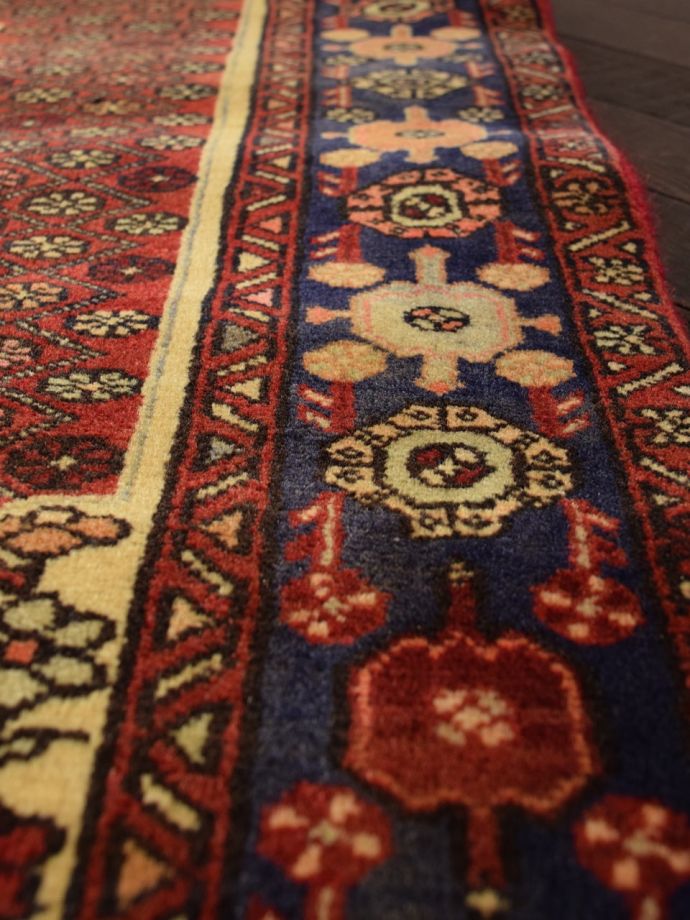 ヴィンテージのトライバルラグ