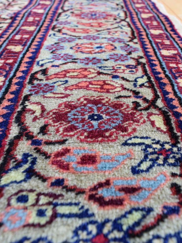 ヴィンテージのトライバルラグ