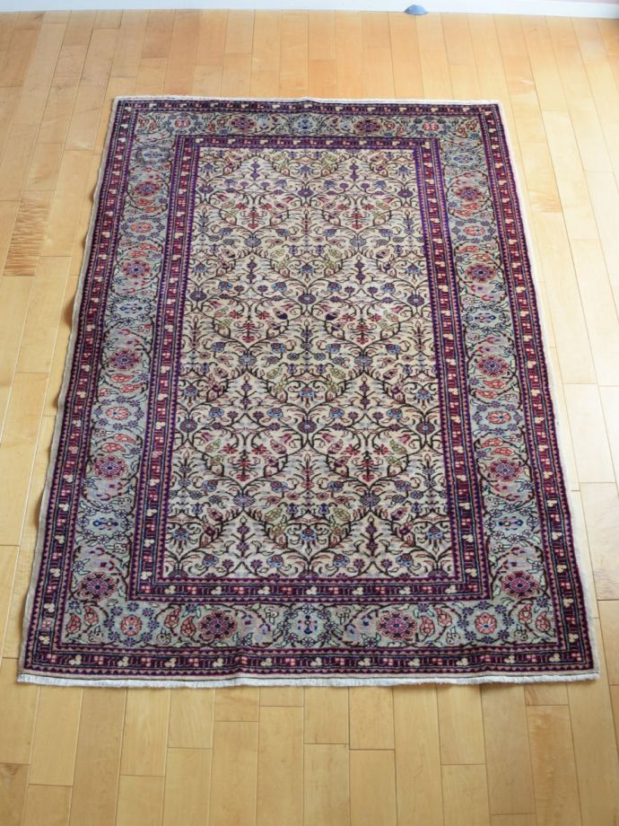 おしゃれなビンテージ絨毯