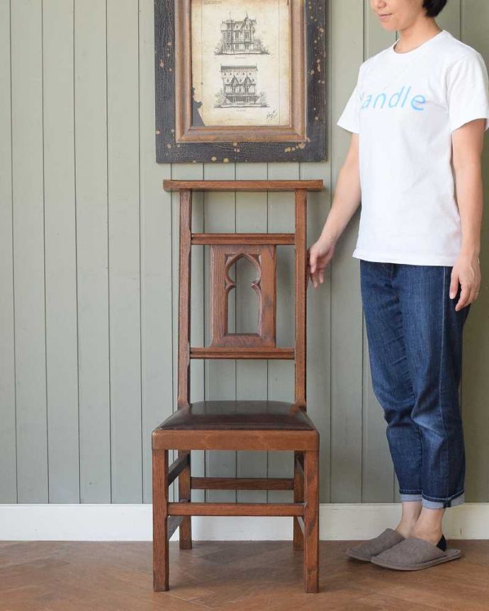 英国アンティークのチャーチチェア