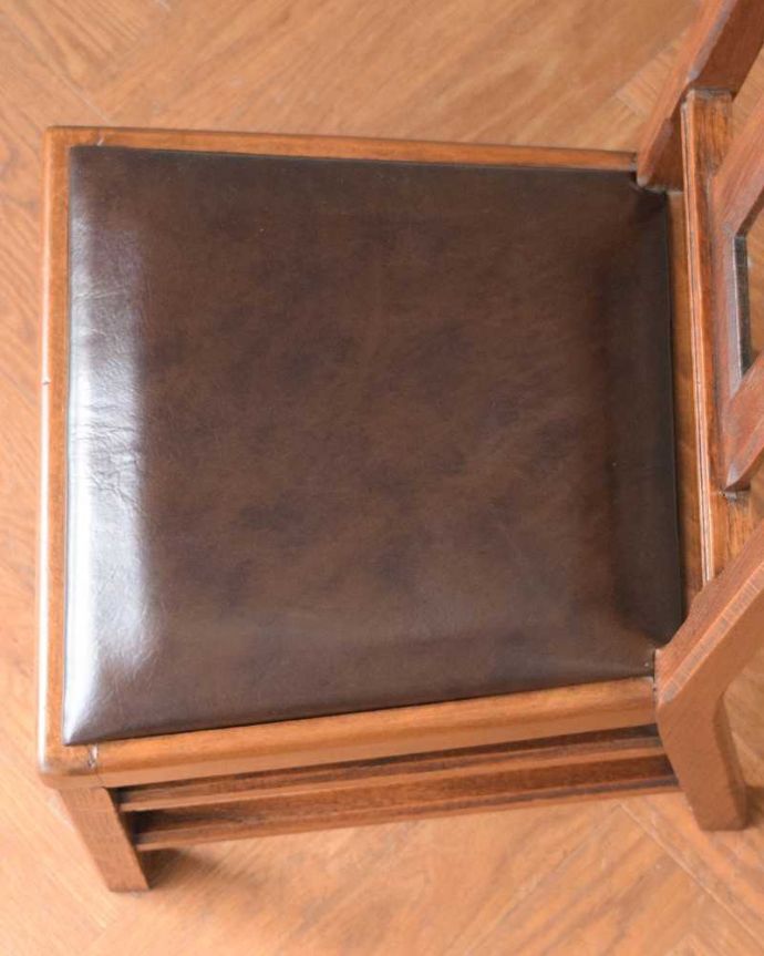 チャペルチェアの座面