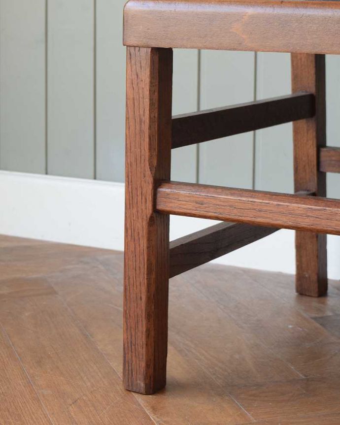 アンティークチェアの脚