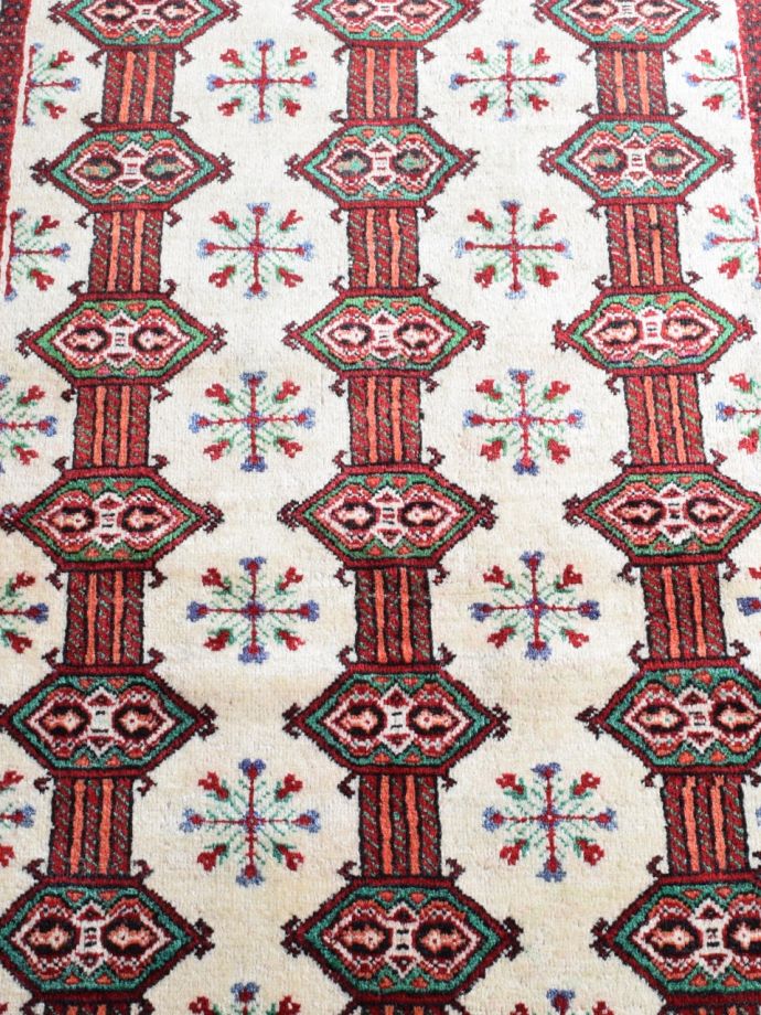 1点もののビンテージ絨毯