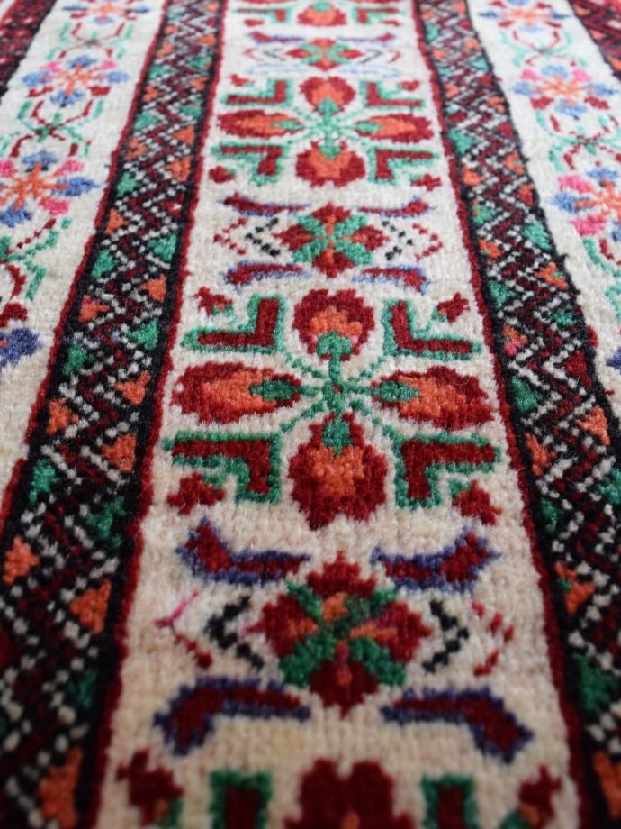 ヴィンテージのトライバルラグ