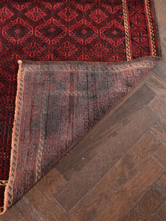 トライバルラグの裏面