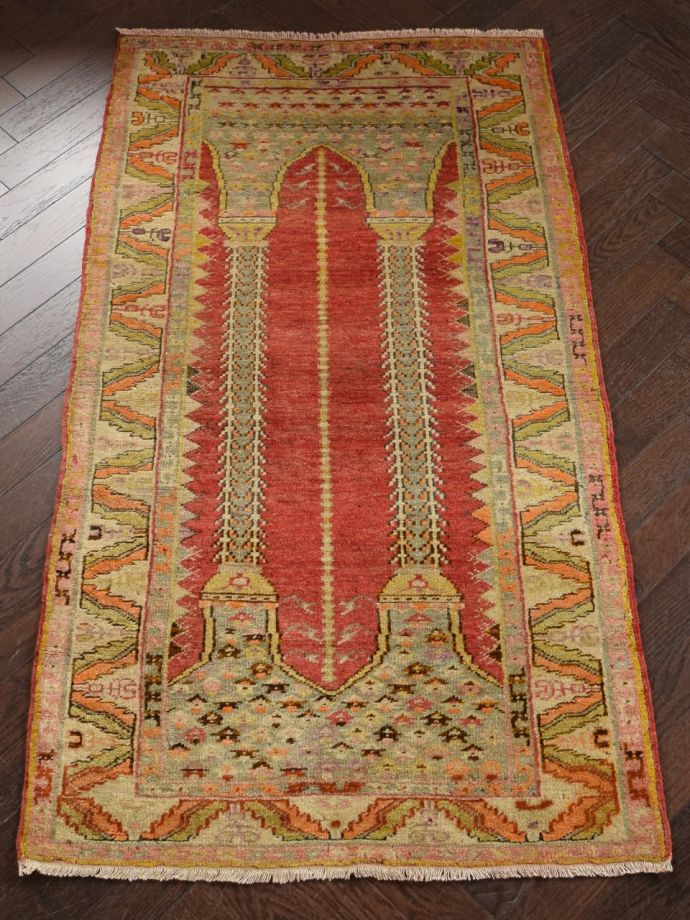 おしゃれなビンテージ絨毯