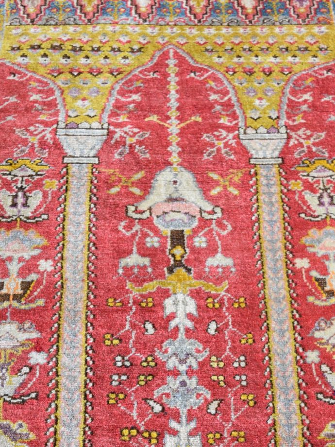 1点もののビンテージ絨毯