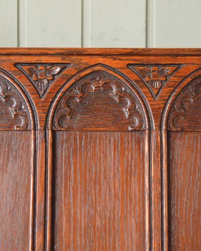 アンティークチェアの装飾