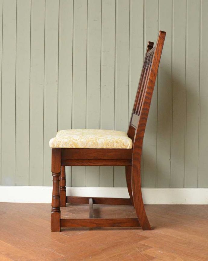 アンティーク椅子の側面