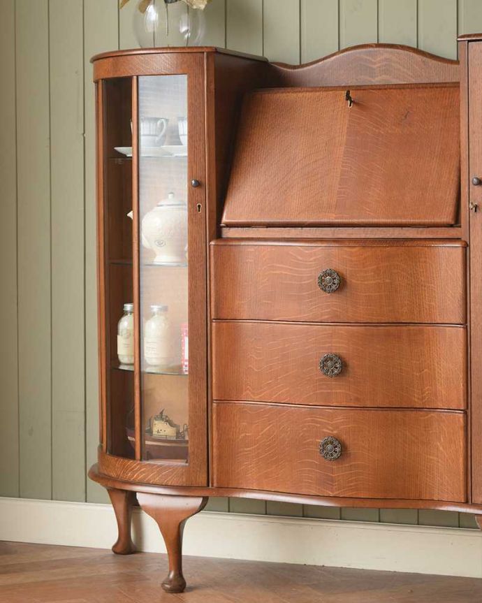 ビューロー　アンティーク家具　本棚とデスクが一つになったイギリスのアンティークサイドバイサイド。アンティークらしいガラス扉の美しさ見た目はガラス扉のキャビネット。(m-645-f)