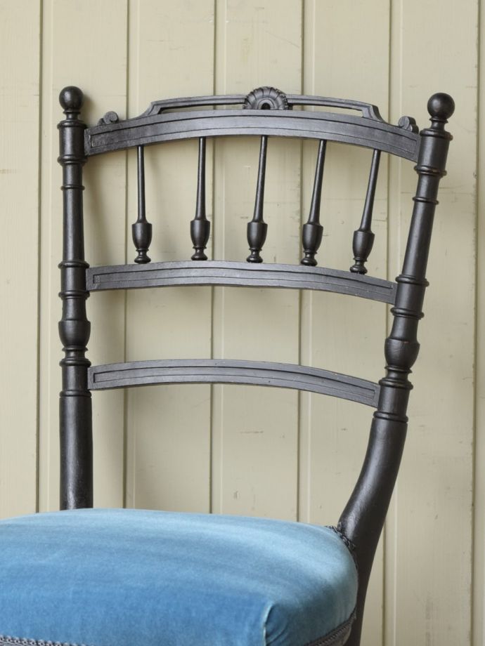 フランスの椅子らしい装飾