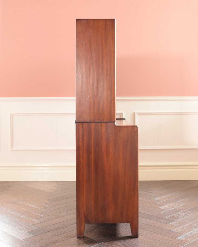 アンティークのキャビネット　アンティーク家具　重ねて積み上げるスタッキングブックケース、英国輸入のアンティークキャビネット 。横から見てもステキもちろん横もキレイに修復していますので、横顔だって美しいんです。(m-646-f)