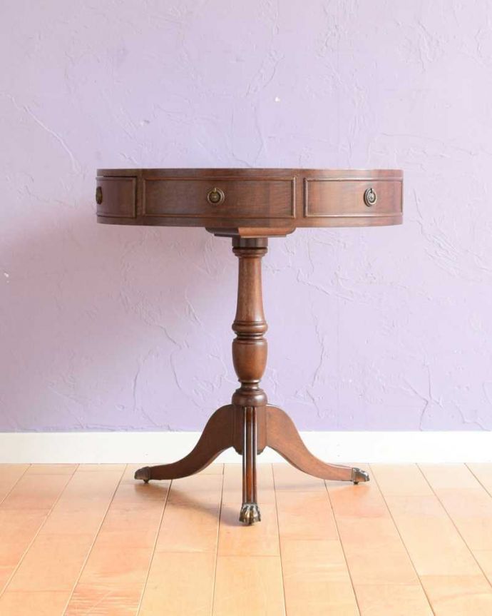 アンティークのテーブル　アンティーク家具　引き出し付きのドラムテーブル、英国輸入のアンティークの家具。クルッと回転。(m-650-f)