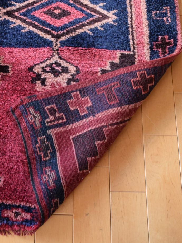 トライバルラグの裏面