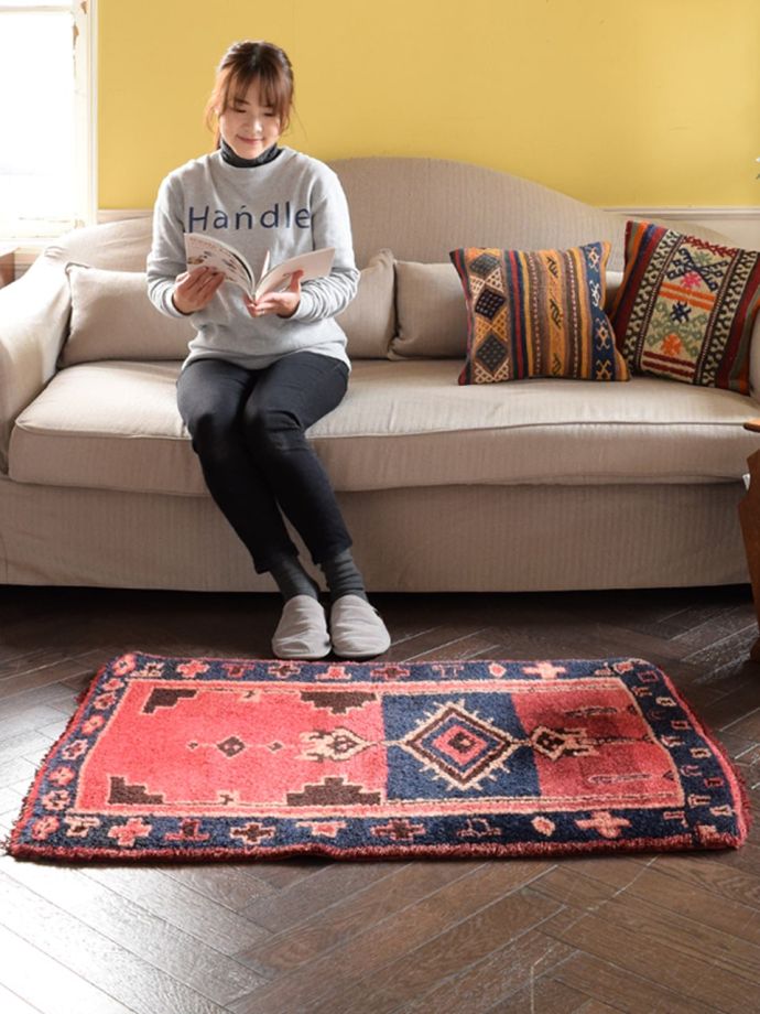 ビンテージのおしゃれな絨毯