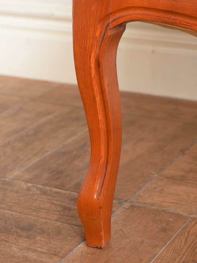 アンティークチェアの脚