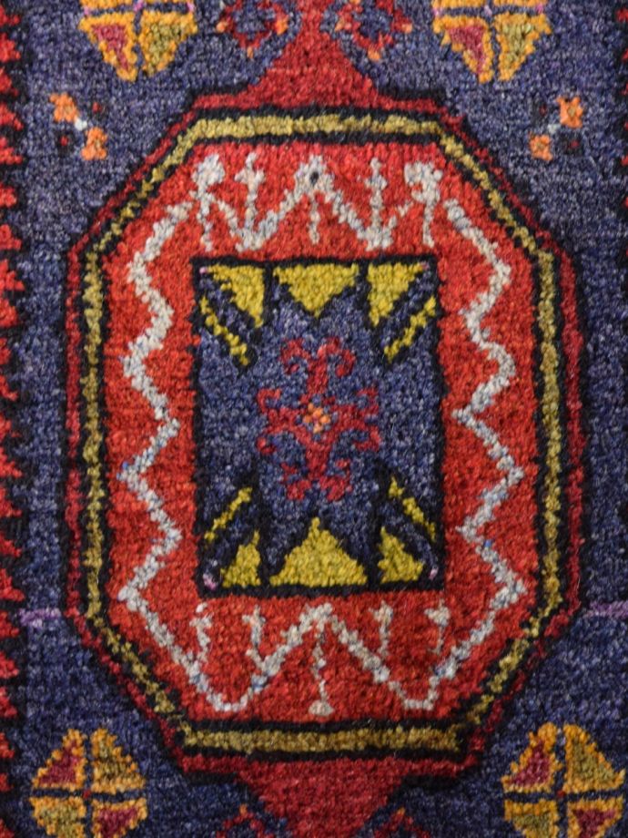 1点もののビンテージ絨毯