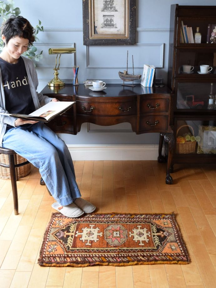 ビンテージのおしゃれな絨毯