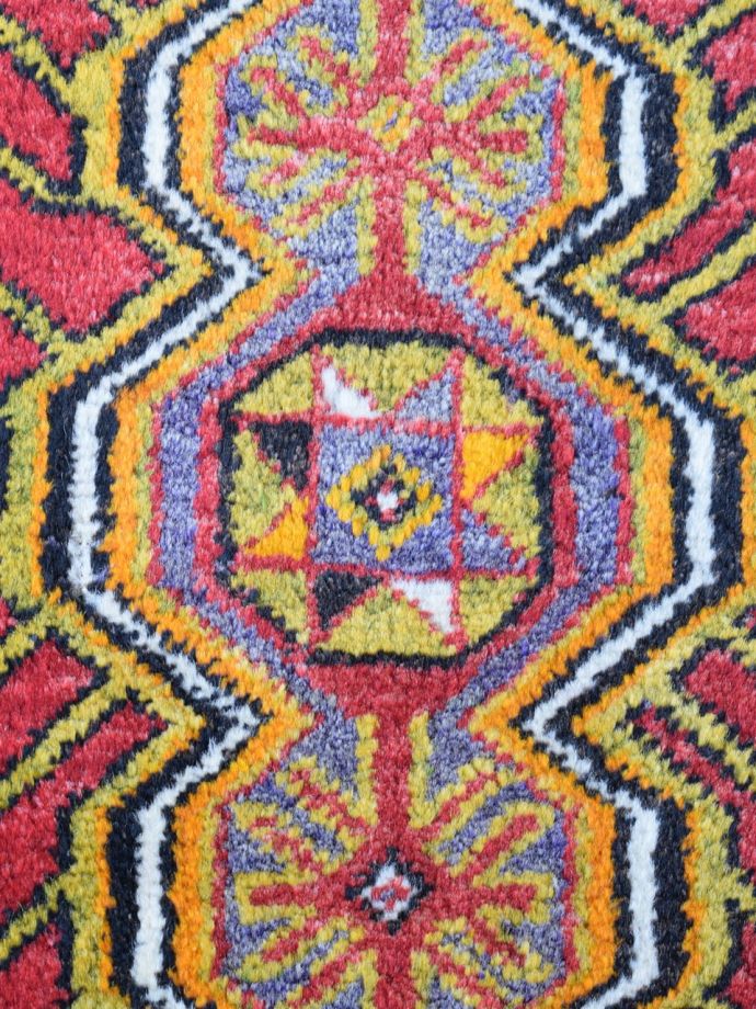 1点もののビンテージ絨毯