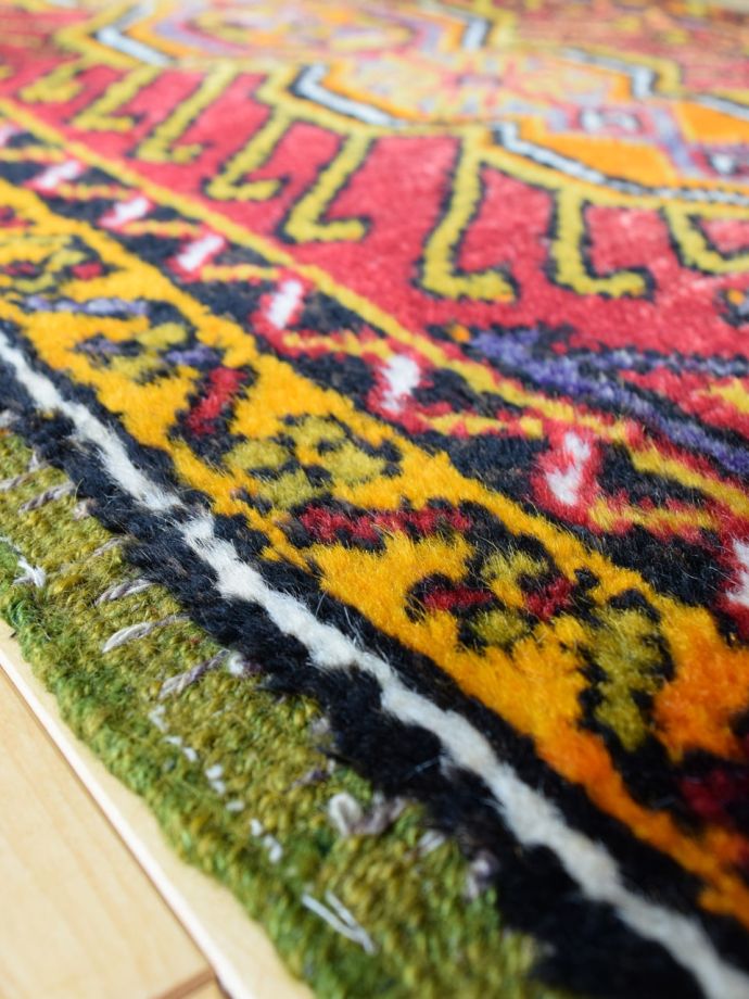 ヴィンテージのトライバルラグ