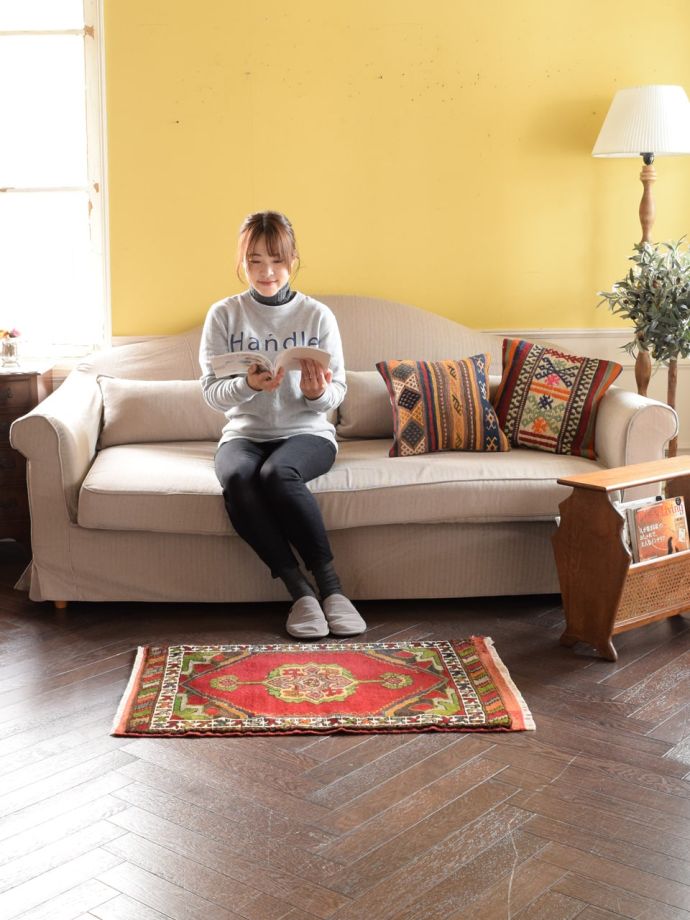 ビンテージのおしゃれな絨毯